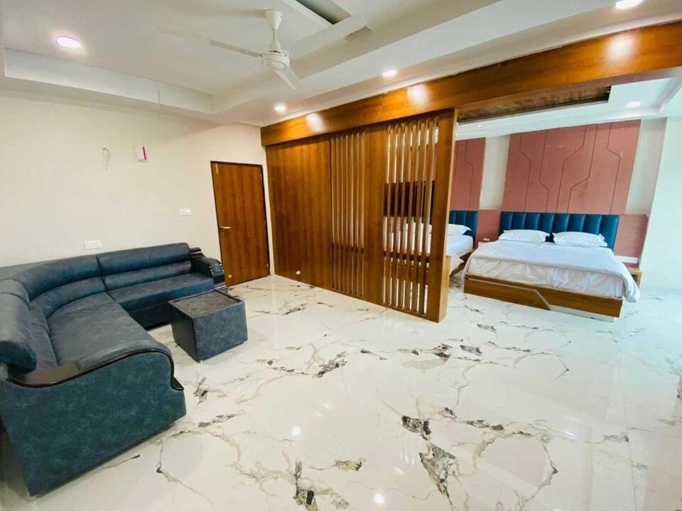 Super Townhouse Ambaji Formerly Hotel Kardhar Inn Exteriér fotografie