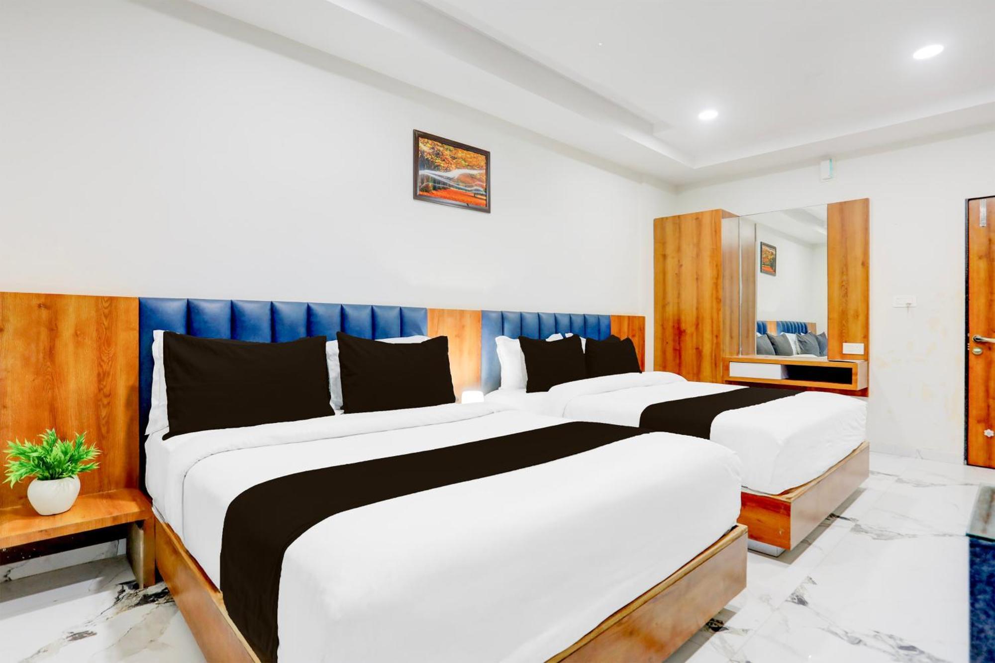 Super Townhouse Ambaji Formerly Hotel Kardhar Inn Exteriér fotografie
