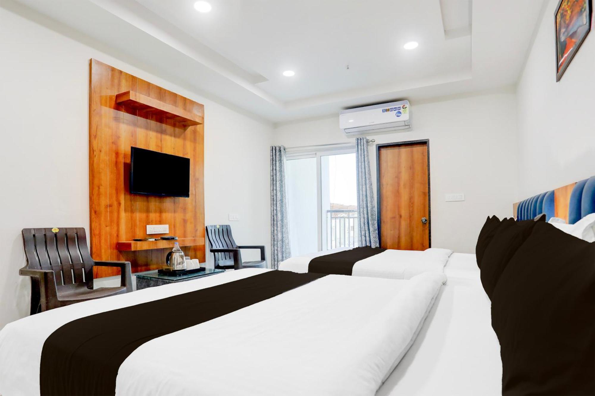 Super Townhouse Ambaji Formerly Hotel Kardhar Inn Exteriér fotografie